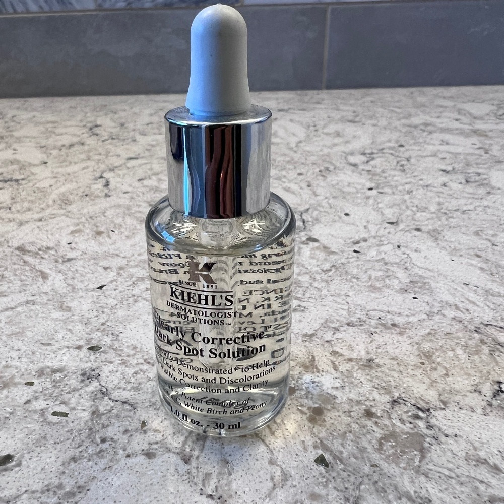 kiehls Clearly Corrective dark‎ spot solution